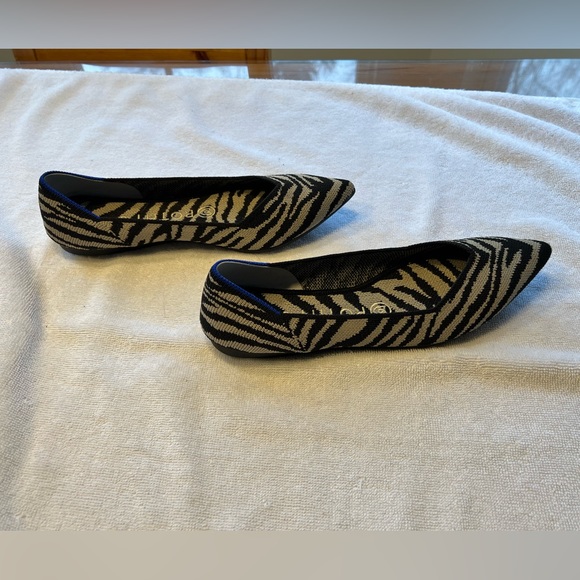 Rothy’s Black Zebra Points VGUC size 7 Retired Print - Picture 3 of 8